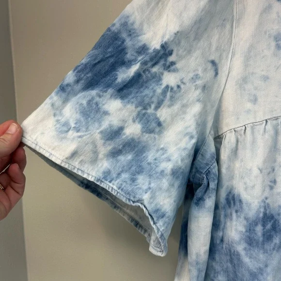 Old Navy Blue and White Tie-Dye Blouse tie up back flowy baby doll shirt size XL - Picture 2 of 7